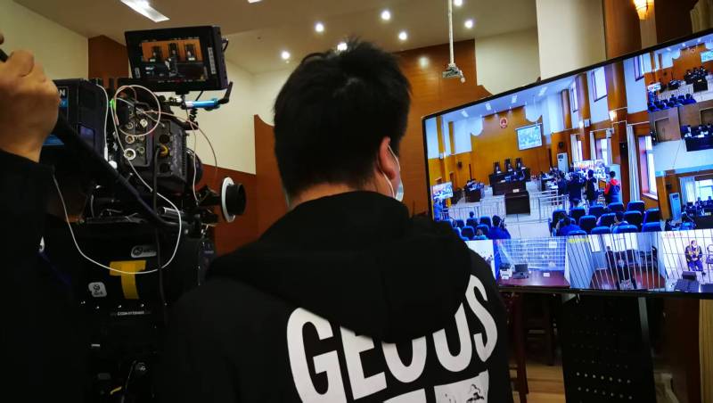 AI生成VS人工创意——城步苗族自治县广告片拍摄公司的技术浪漫主义实践
